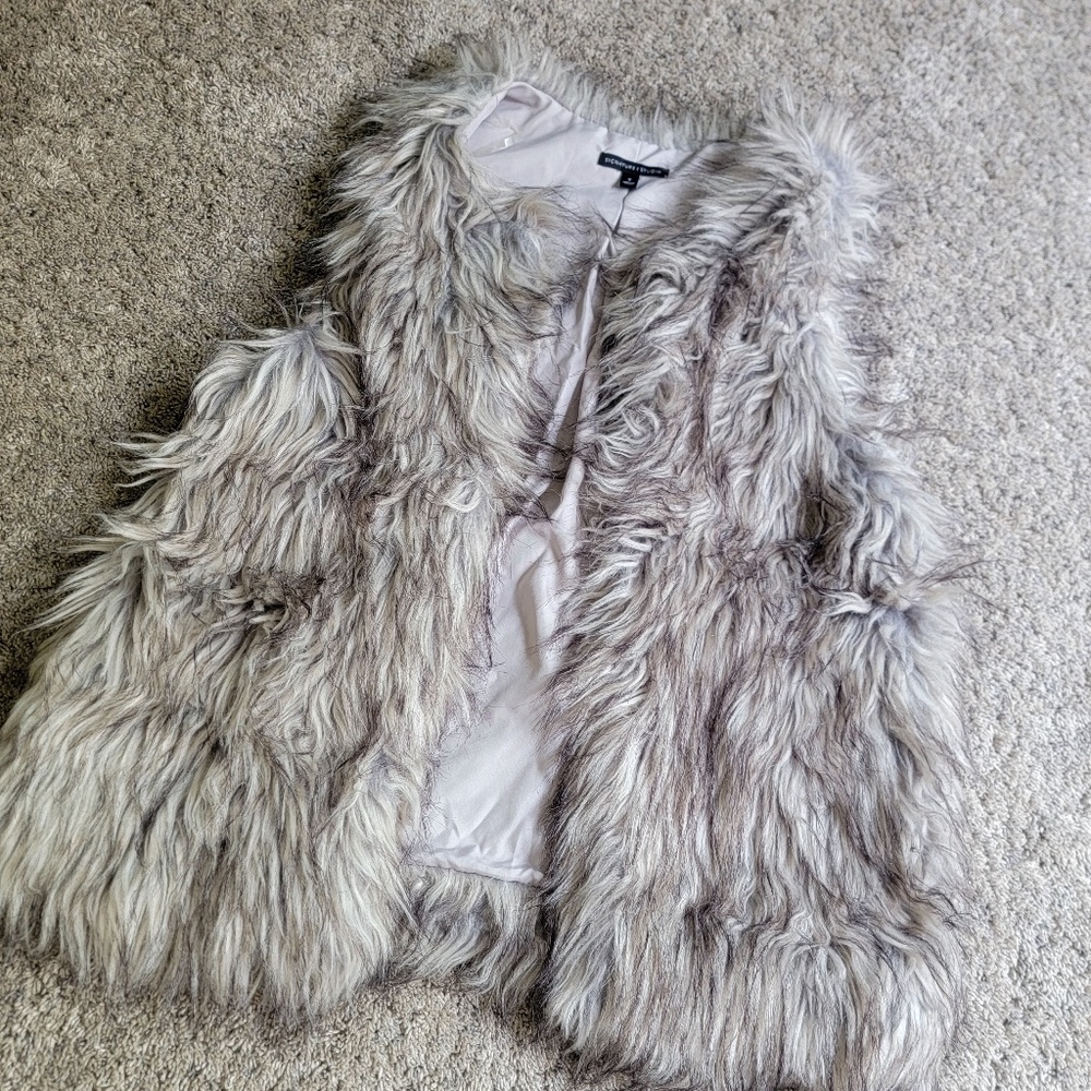 This Signature Studio vest size Small